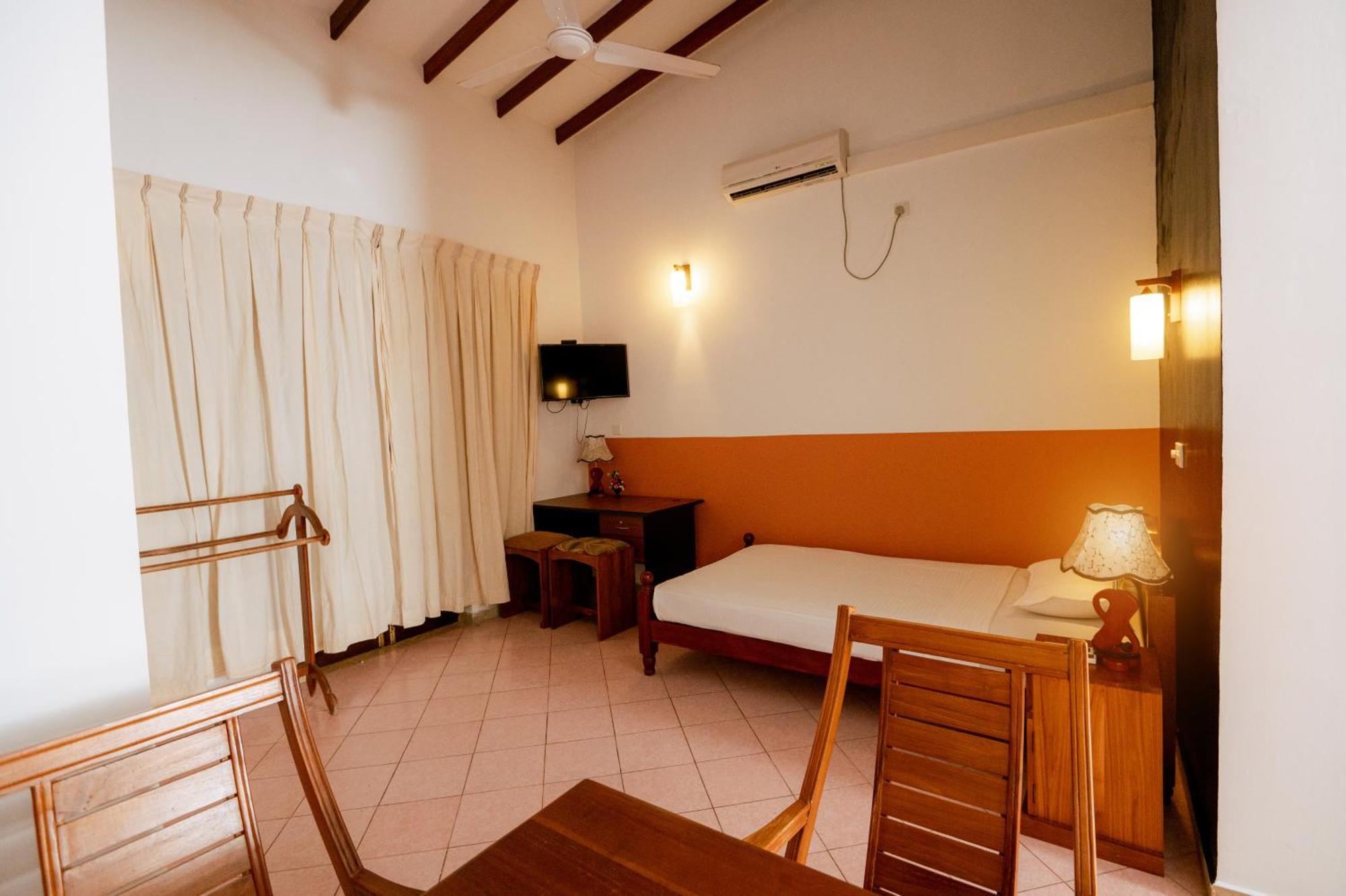 Prince Beach Hotel Bentota Luaran gambar