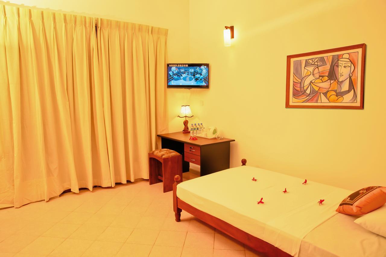 Prince Beach Hotel Bentota Luaran gambar
